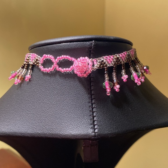 NWOT Ankle Bracelet ~pink and black with shaking tassels - Picture 4 of 4